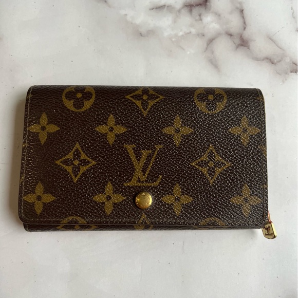 78. Authentic Louis Vuitton Monogram Tresor Wallet - Picture 12 of 13